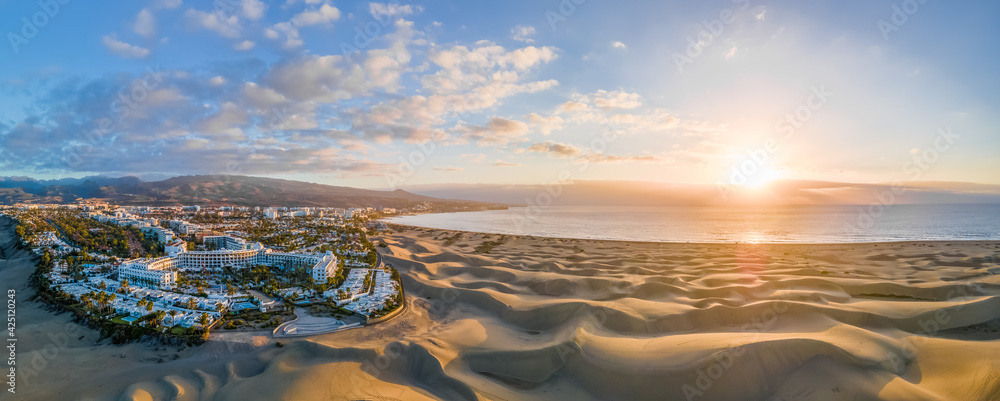Landscape with Maspalomas town and golden sand dunes at sunrise, Gran Canaria, Canary Islands, Spain - obrazy, fototapety, plakaty 