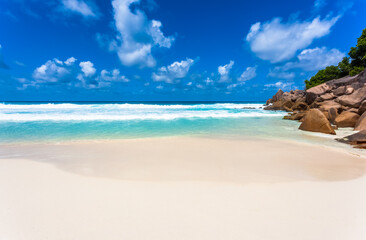 Wall Mural - Plage de Petite Anse, la Digue, Seychelles 