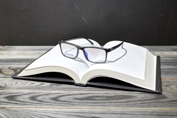 Wall Mural - Progressive Reading Glasses