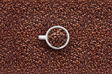 Coffee cup on beans seamless background