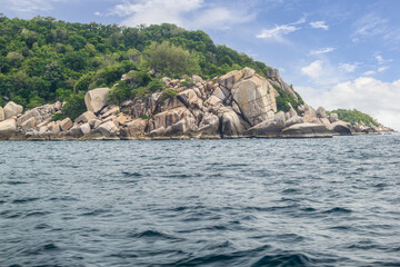 Wall Mural - Beautiful landscape of viewpoint in sunny day at Koh Nang Yuan Island