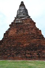 Broken Pagoda is one of the archaeological sites at Chaiwatthanaram Temple. In the Ayutthaya period, one of the famous temples and a major tourist attraction that tourists visit. Located in Ayutthaya 