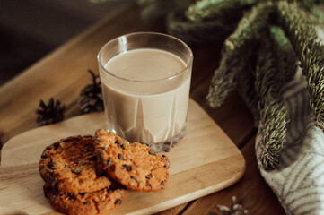 glass of milk and cookies