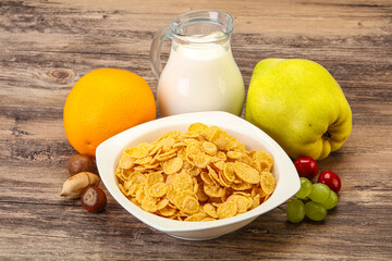 Breakfast with corn flakes and milk