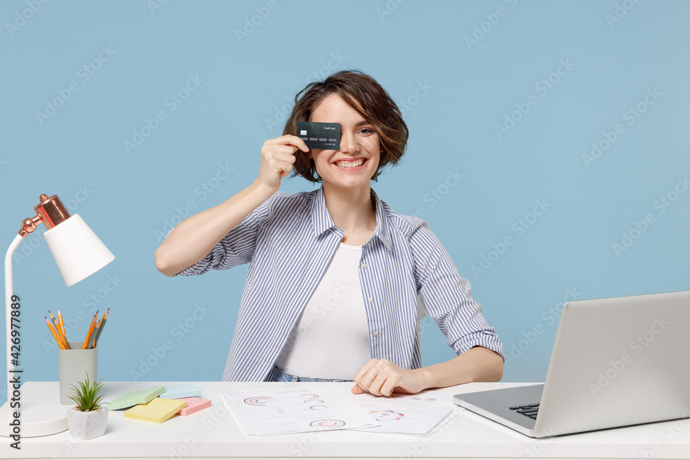 Young cheerful fun surprised successful employee business woman in ...