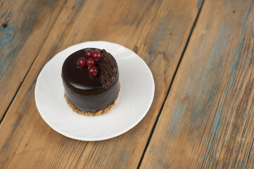 Canvas Print - Tasty chocolate cake on table