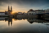 Fototapeta Do pokoju - Stare Miasto Opole nad Odrą podczas wschodu słońca