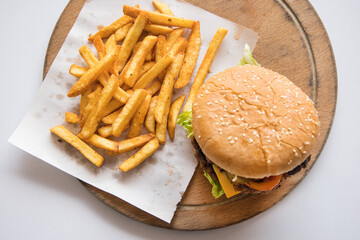 delicious hamburgers and chips