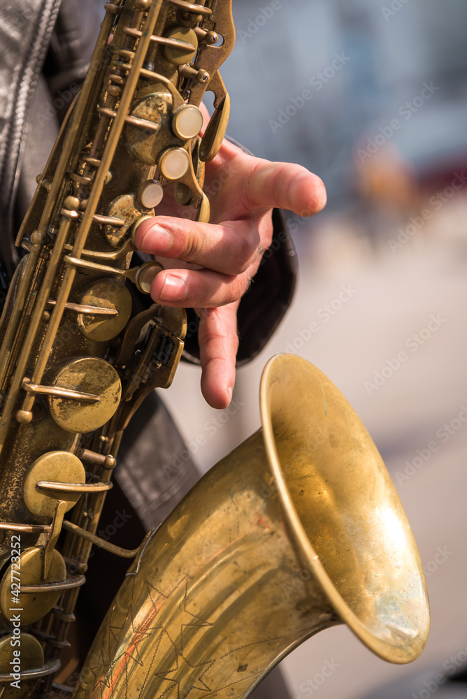 Mężczyzna grający na saksofonie, saksofon, jazz - obrazy, fototapety, plakaty 