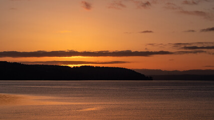 Wall Mural - sunrise over Vashon 