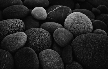 Aufkleber - Dark black abstract smooth round pebbles sea texture background