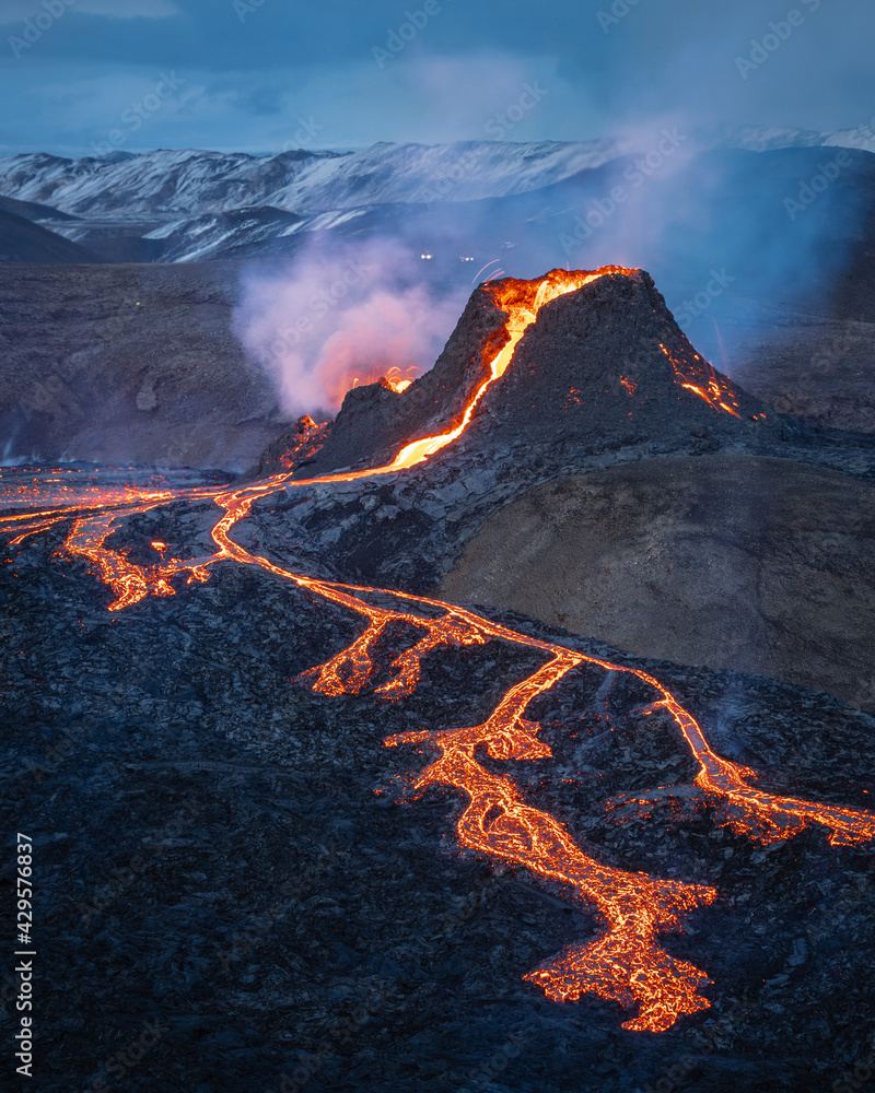 fagradalsfjall volcano eruption, iceland, volcano, sunrise light, lava show - obrazy, fototapety, plakaty 