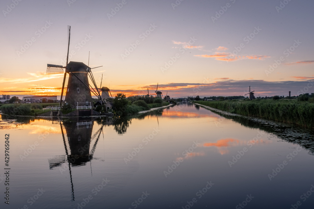 Windmills of Kinderdijk in the Netherlands - obrazy, fototapety, plakaty 