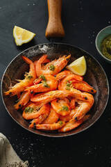 Wall Mural - Shrimps with spices on pan