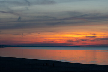 Wall Mural - beautiful sunset over the sea