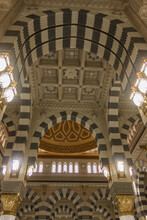 The Charming Interior Works And Light Designing Of Masjid Al Nabawi