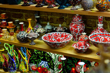 Wall Mural - Traditional Turkish ceramic souvenirs at the Istanbul market. Turkey