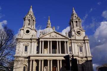 Wall Mural - London, UK: top side of the facade of St. Paul's Cathedral