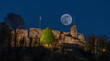 Der Mond über Burg Nanstein in Landstuhl 