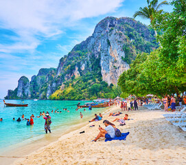 Poster - The tourist paradise on Phi Phi Don Island, Krabi, Thailand