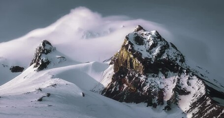 Wall Mural - dramatic timelapse of mount hood at dusk