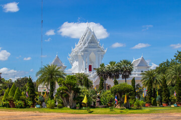 Sticker - Beautiful white Buddhist temple in Wat Tham Khuha Sawan in Khong Chiam, Thailand