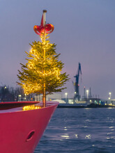 Germany, Hamburg, Landungsbrucken, Christmas Tree On Ferry
