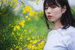 © peach100 - 公園の女性