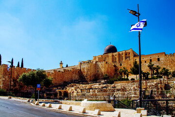 Wall Mural - Jerusalem, Israel - 27 April 2021: dome of the al-Aqsa Mosque and Davidson Center, the Jerusalem Archaeological Park in old town of Jerusalem