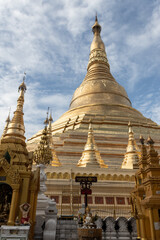 Canvas Print - Shwedagon Paya pagoda Myanmar