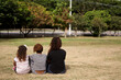 © Rogério Marques - Mãe e filhas em parque
