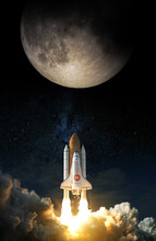 Space Shuttle With Bitcoin Icon Takes Off Into Space Fly To The Moon. Elements Of This Image Furnished By NASA.