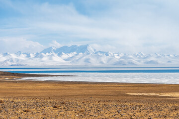 Wall Mural - holy lake and snow mountain in tibet