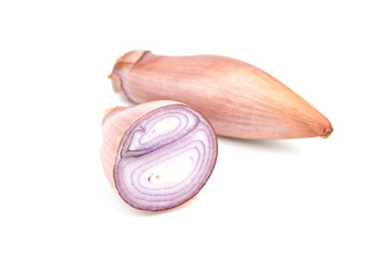 Wall Mural - Shallot onions isolated on white background