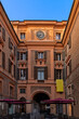 Fassade in der Altstadt von Modena in der Emilia-Romagna in Italien