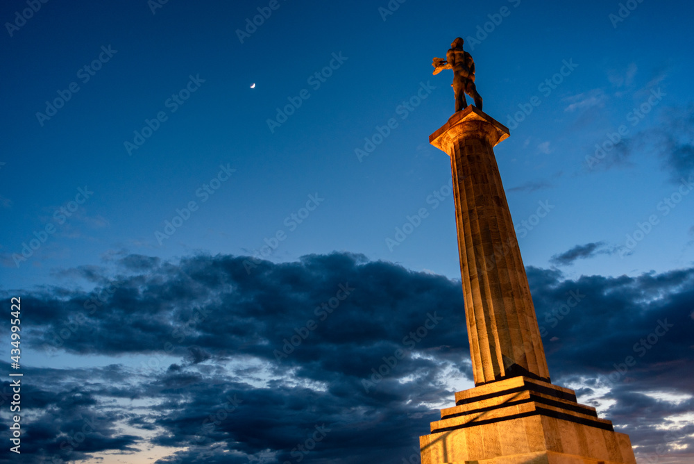 Obraz na płótnie Victor monument, symbol of Belgrade, commemorating Allied victory in the First World War at Belgrade fortress (Kalemegdan) in Belgrade, capital of Serbia w salonie