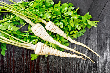 Poster - Parsley root with leaf on board top