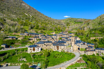 Wall Mural - Traditional catalonian village. Vall de Boi. Durro. Spain