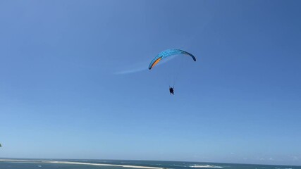 Canvas Print - Parapentes au dessus de la dune du Pilat, bassin d’Arcachon en Gironde