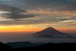 南アルプスより望む朝焼けの富士山