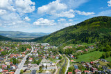 Fototapeta Fototapety z widokami - Miasto szczyrk- piękne krajobrazy - panorama turystycznego miasteczka w Beskidzie śląskim
