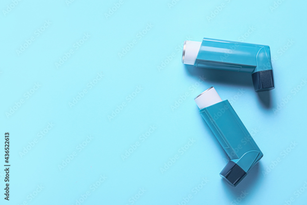 Modern inhalers on color background - obrazy, fototapety, plakaty 