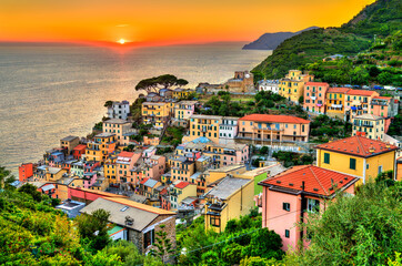 Canvas Print - Sunset at Riomaggiore - Cinque Terre, Italy