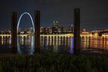 Wall Mural - Saint Louis, MO night time skyline