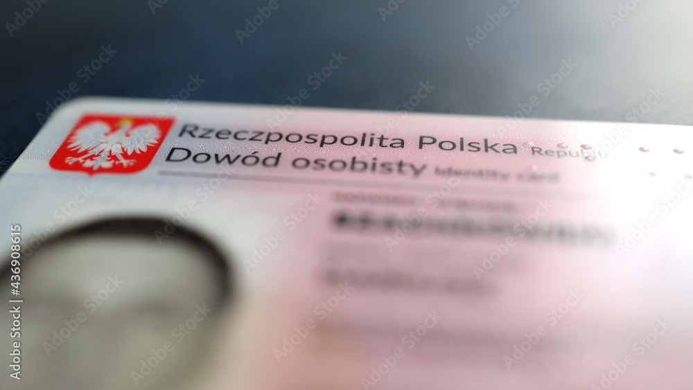 Polski dowód osobisty identyfikujący osoba.  - obrazy, fototapety, plakaty 
