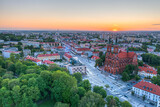 Zachód słońca nad Białymstokiem, widok z lotu ptaka na Farę i Rynek Kościuszki