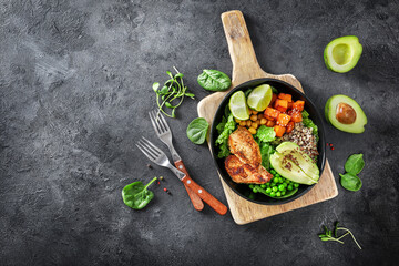 Canvas Print - Nutritious lunch with quinoa and vegetables