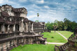Kambodscha. Teil der Tempelanlage von Angkor Wat.  Blick auf den Teil eines Gebäudes mit großer Freifläche davor
