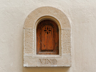 Medieval wine portal (Buchette del vino) – unique Florentine architecture detail