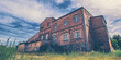 Verlassenes Gebäude mitten im Niergendwo getarnt als alte, stillgelegte Brauerei und Fabrikgebäude - Lost Place Horrorhaus